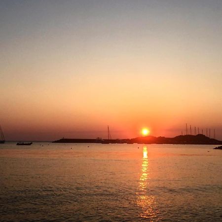 Casa Vacanza Costa Rossa Vista Mare Trinità dʼAgultu Εξωτερικό φωτογραφία