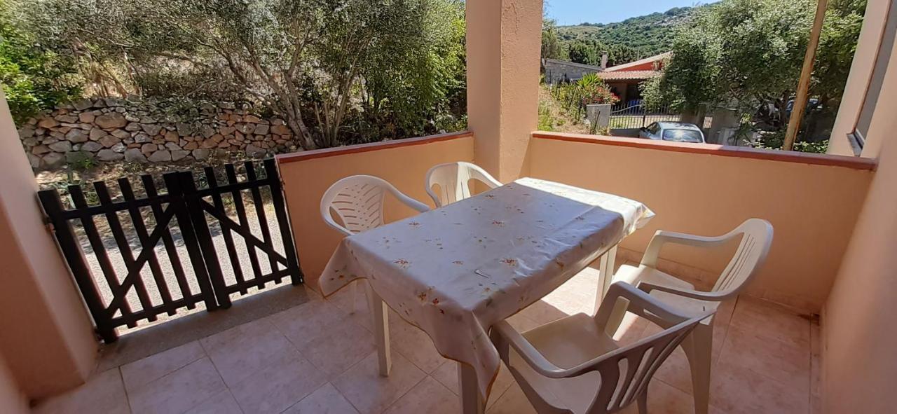 Casa Vacanza Costa Rossa Vista Mare Trinità dʼAgultu Εξωτερικό φωτογραφία