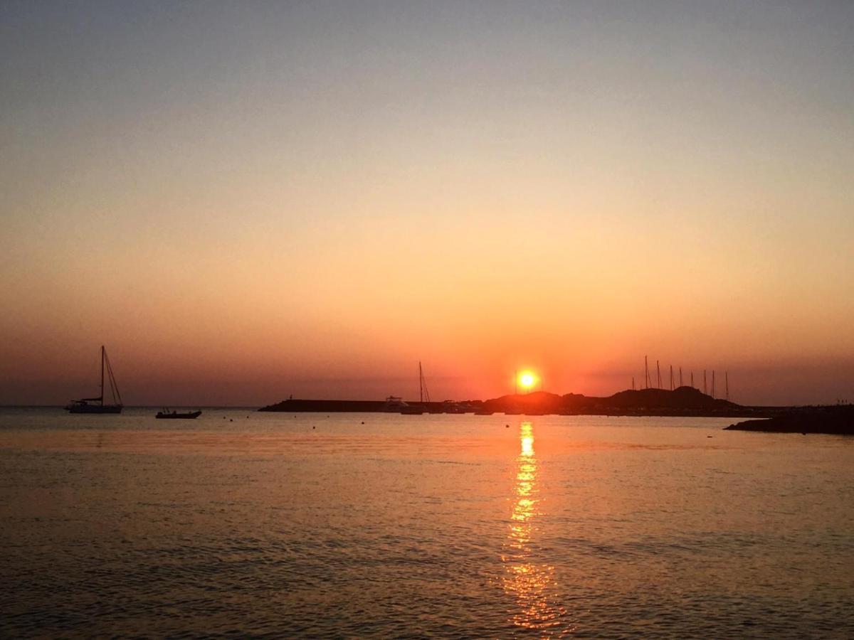 Casa Vacanza Costa Rossa Vista Mare Trinità dʼAgultu Εξωτερικό φωτογραφία
